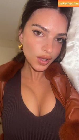 Emily Ratajkowski photo #1713