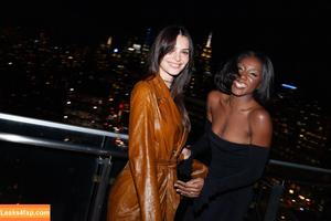 Emily Ratajkowski photo #1752