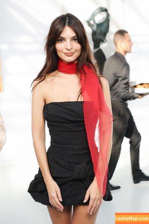 Emily Ratajkowski photo #1778