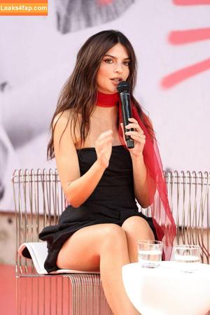 Emily Ratajkowski photo #1782