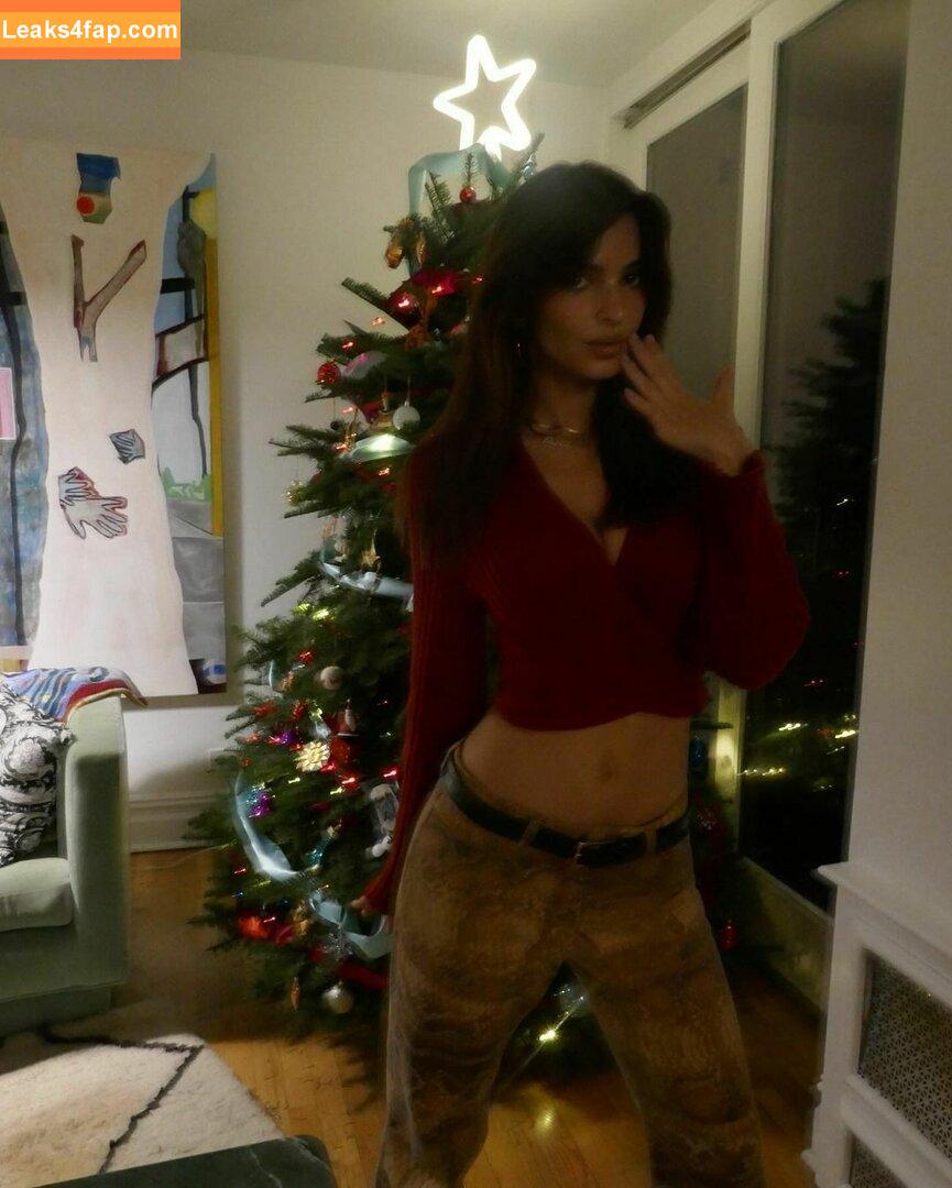 Emily Ratajkowski / Officialemilyratajkowski / emrata / https: leaked photo photo #2077