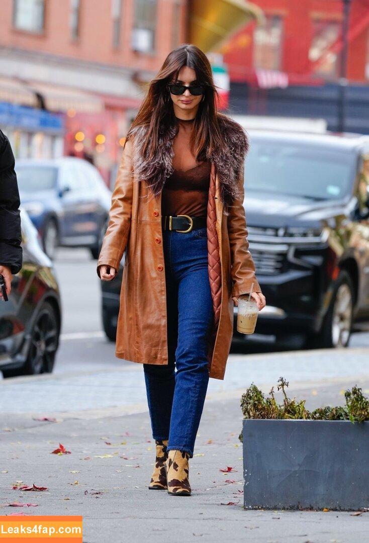 Emily Ratajkowski / Officialemilyratajkowski / emrata / https: leaked photo photo #2091