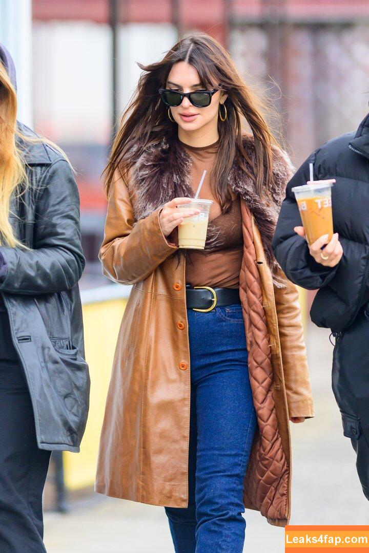 Emily Ratajkowski / Officialemilyratajkowski / emrata / https: leaked photo photo #2094