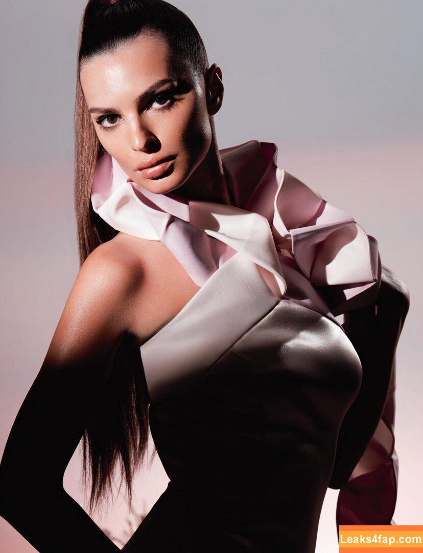 Emily Ratajkowski / Officialemilyratajkowski / emrata / https: leaked photo photo #2174