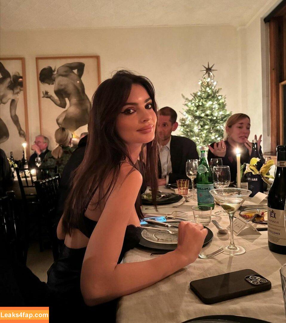 Emily Ratajkowski / Officialemilyratajkowski / emrata / https: leaked photo photo #2178