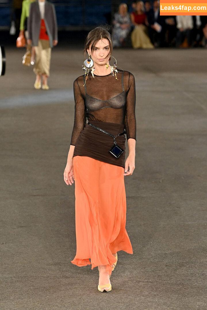 Emily Ratajkowski / Officialemilyratajkowski / emrata / https: leaked photo photo #2192