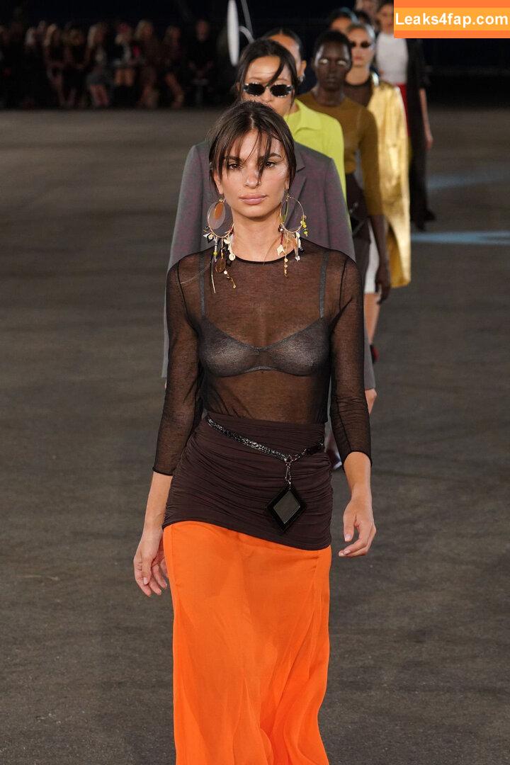 Emily Ratajkowski / Officialemilyratajkowski / emrata / https: leaked photo photo #2195