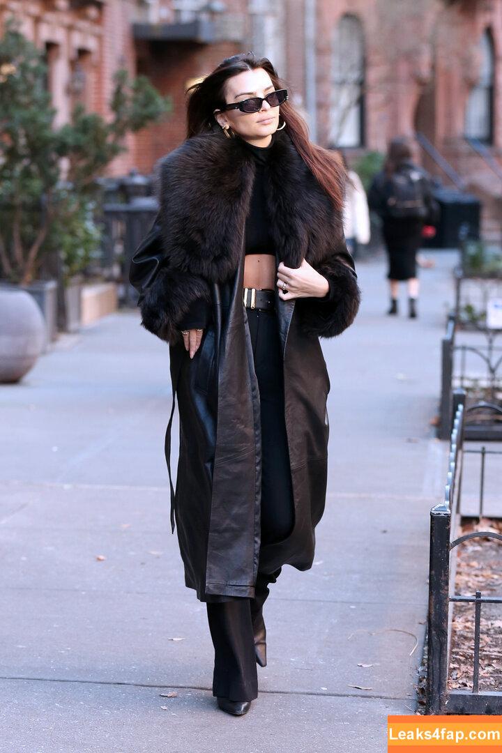 Emily Ratajkowski / Officialemilyratajkowski / emrata / https: leaked photo photo #2208