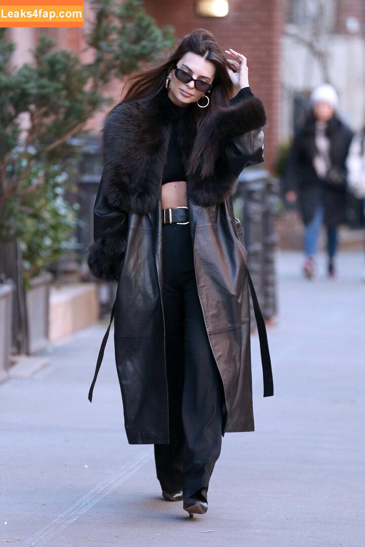 Emily Ratajkowski / Officialemilyratajkowski / emrata / https: leaked photo photo #2211