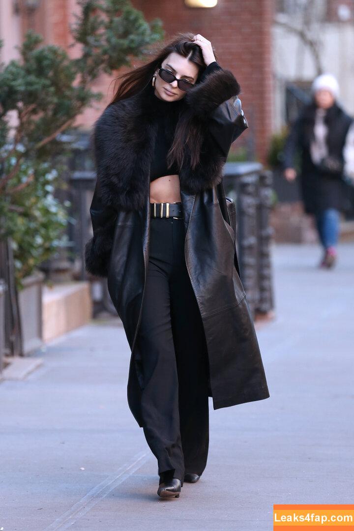 Emily Ratajkowski / Officialemilyratajkowski / emrata / https: leaked photo photo #2215