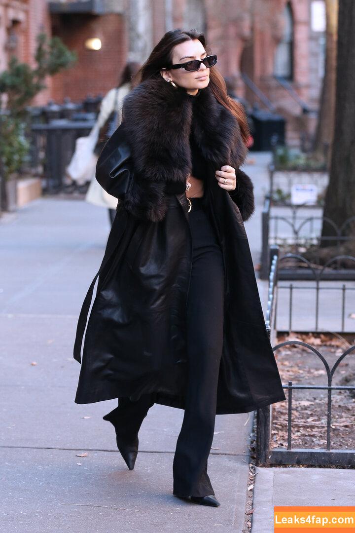 Emily Ratajkowski / Officialemilyratajkowski / emrata / https: leaked photo photo #2218