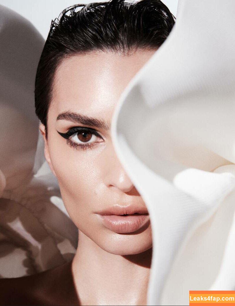 Emily Ratajkowski / Officialemilyratajkowski / emrata / https: leaked photo photo #2228