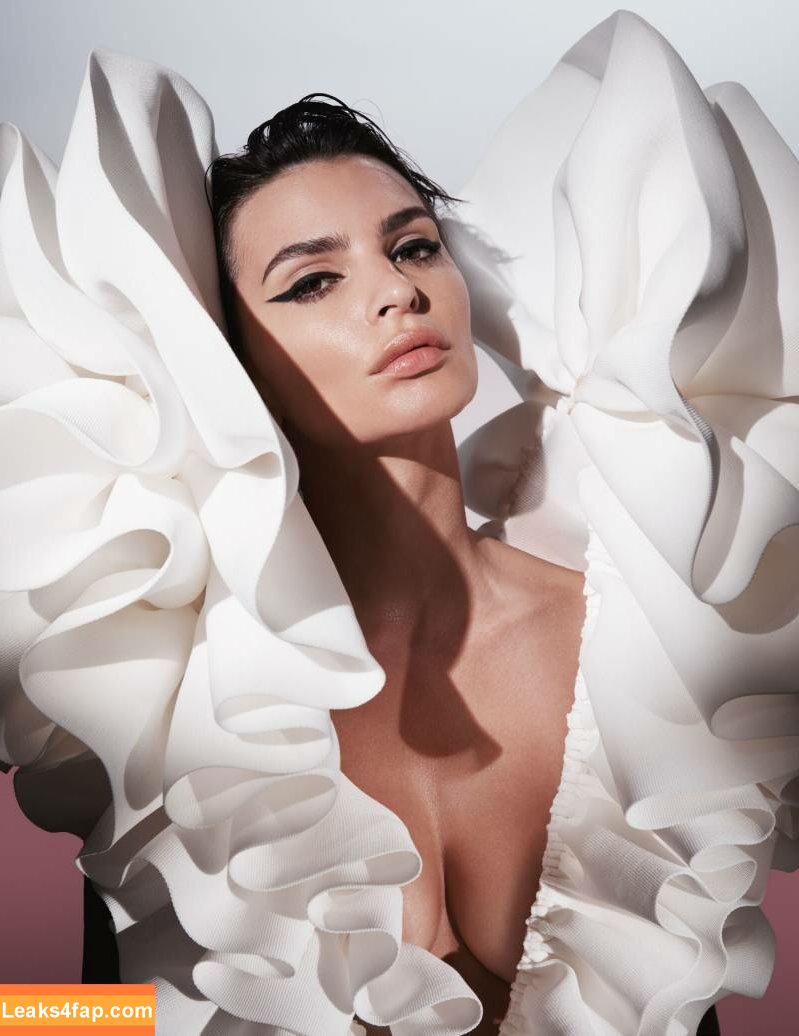 Emily Ratajkowski / Officialemilyratajkowski / emrata / https: leaked photo photo #2229