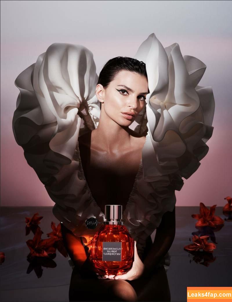 Emily Ratajkowski / Officialemilyratajkowski / emrata / https: leaked photo photo #2232