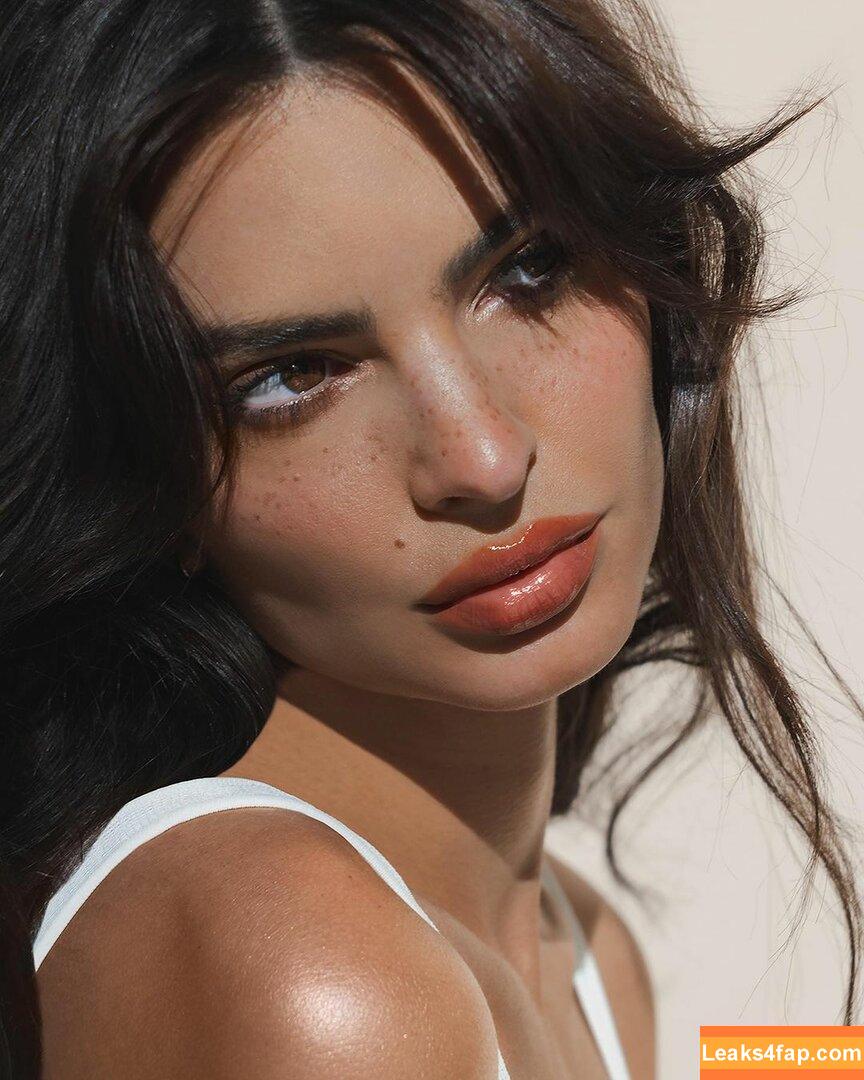 Emily Ratajkowski / Officialemilyratajkowski / emrata / https: leaked photo photo #2238