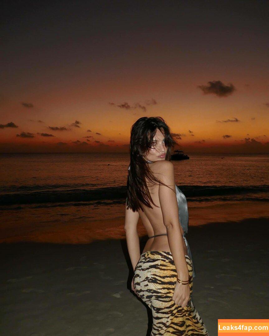 Emily Ratajkowski / Officialemilyratajkowski / emrata / https: leaked photo photo #2283