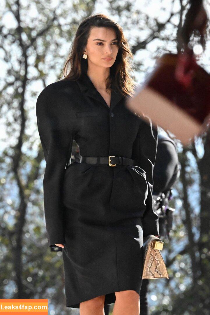 Emily Ratajkowski / Officialemilyratajkowski / emrata / https: leaked photo photo #2300