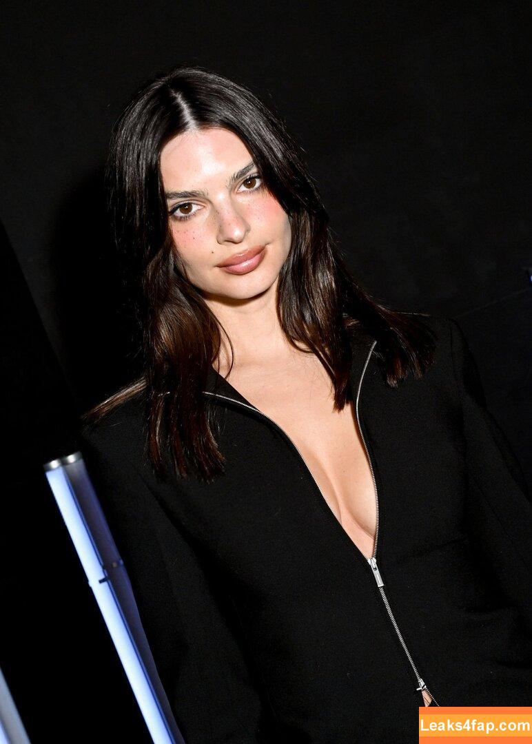 Emily Ratajkowski / Officialemilyratajkowski / emrata / https: leaked photo photo #2333
