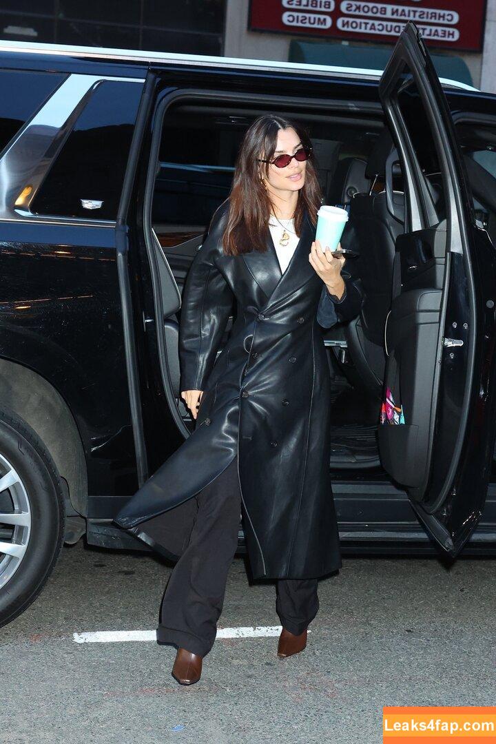 Emily Ratajkowski / Officialemilyratajkowski / emrata / https: leaked photo photo #2349