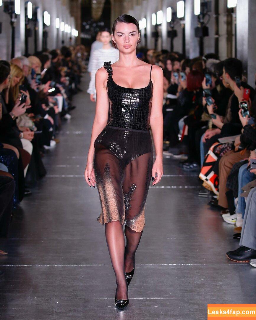 Emily Ratajkowski / Officialemilyratajkowski / emrata / https: leaked photo photo #2356