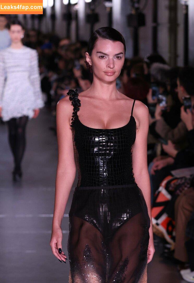 Emily Ratajkowski / Officialemilyratajkowski / emrata / https: leaked photo photo #2360