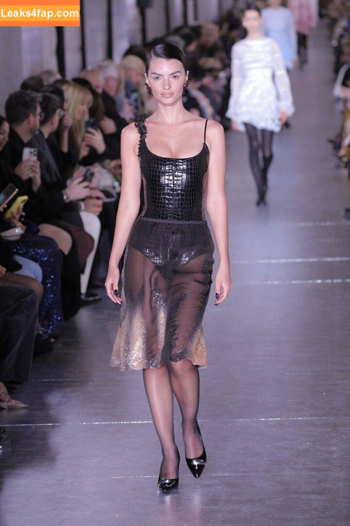 Emily Ratajkowski / Officialemilyratajkowski / emrata / https: leaked photo photo #2361