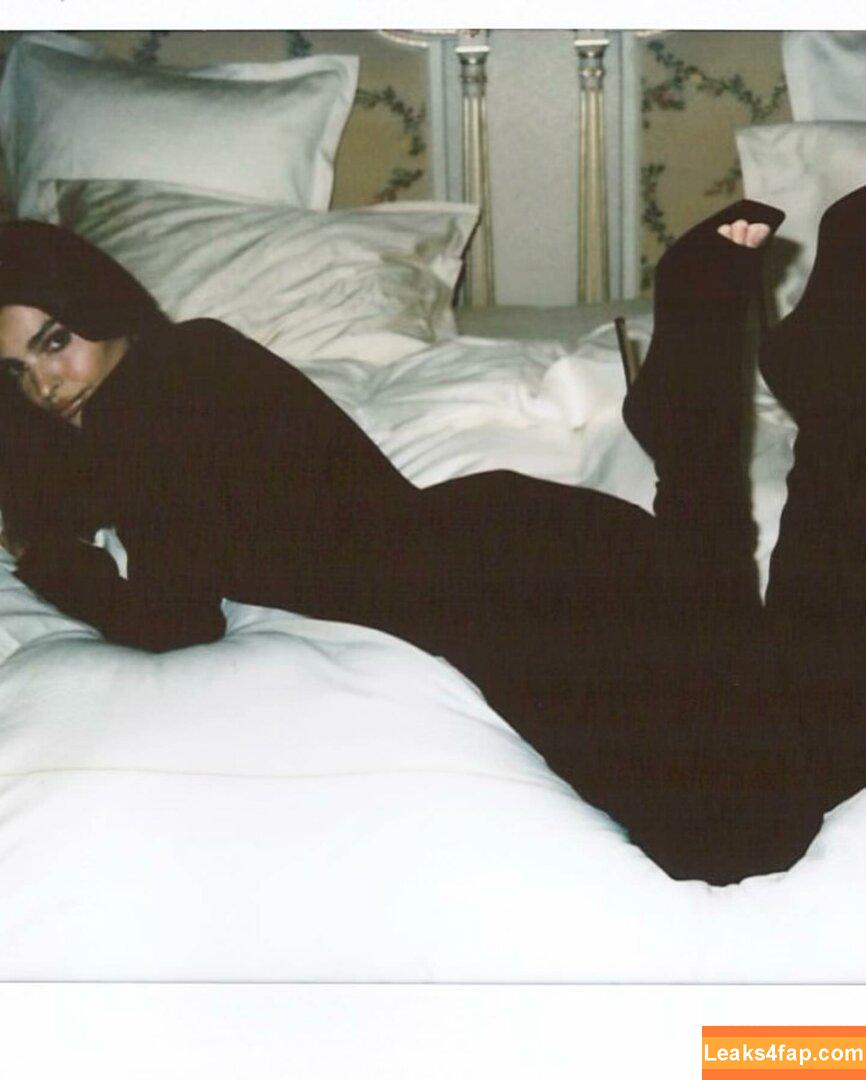 Emily Ratajkowski / Officialemilyratajkowski / emrata / https: leaked photo photo #2523