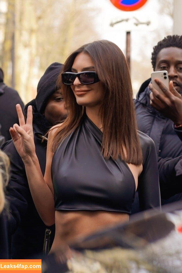 Emily Ratajkowski / Officialemilyratajkowski / emrata / https: leaked photo photo #2525