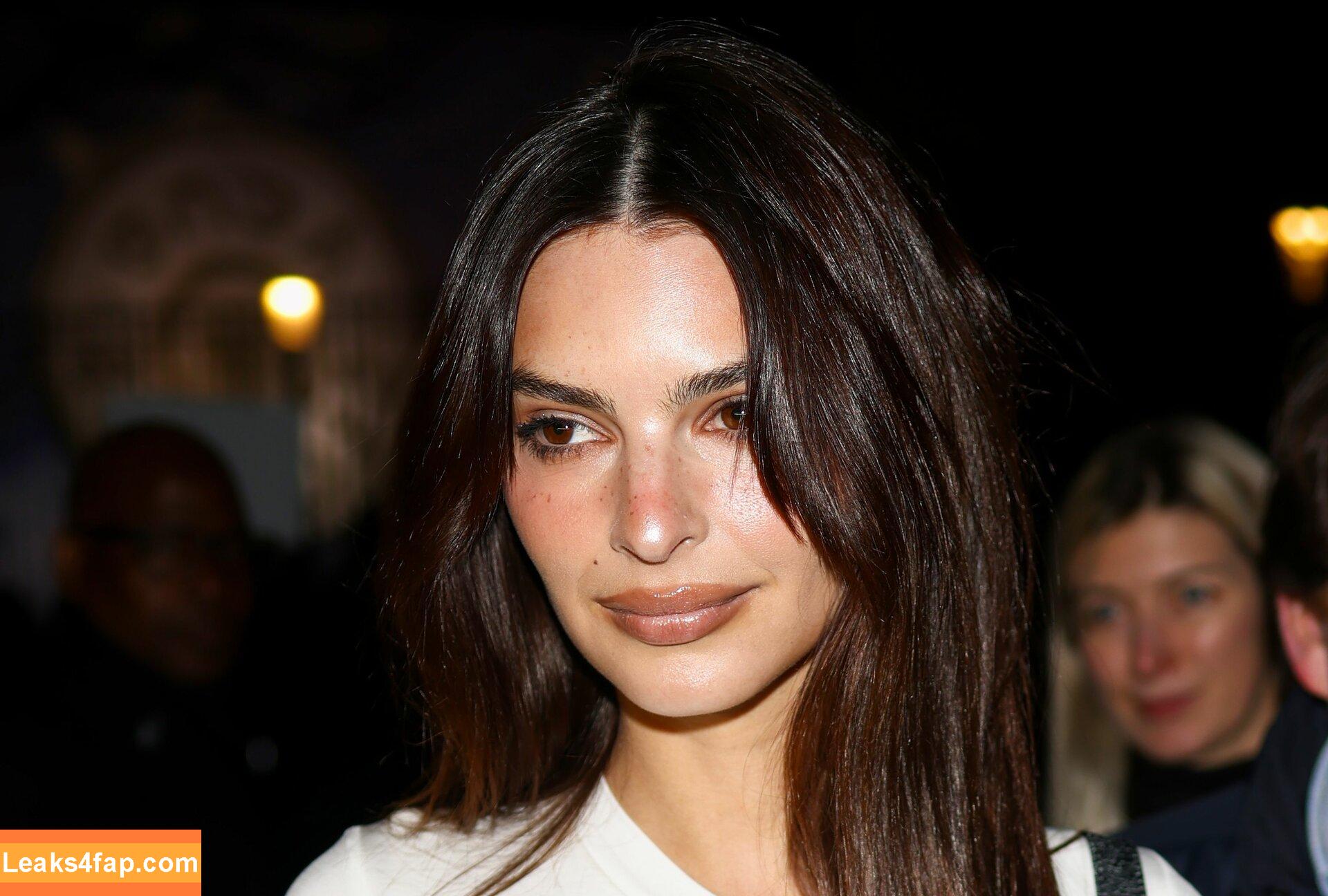 Emily Ratajkowski / Officialemilyratajkowski / emrata / https: leaked photo photo #2549