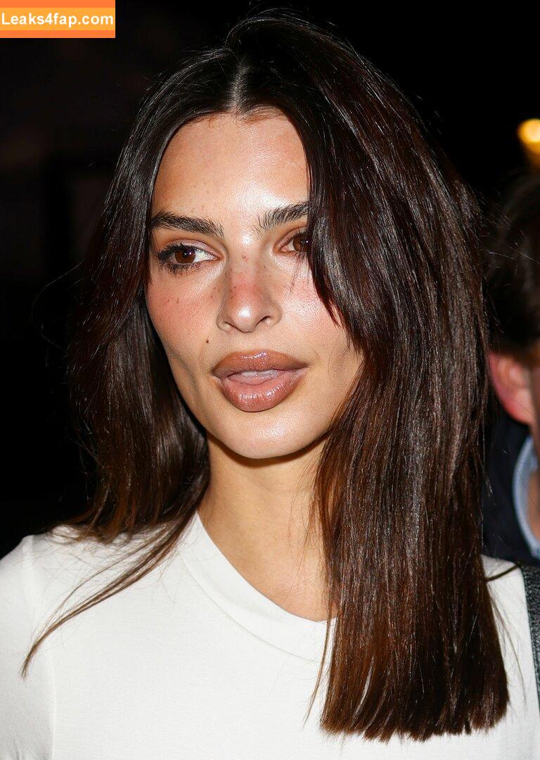 Emily Ratajkowski / Officialemilyratajkowski / emrata / https: leaked photo photo #2550