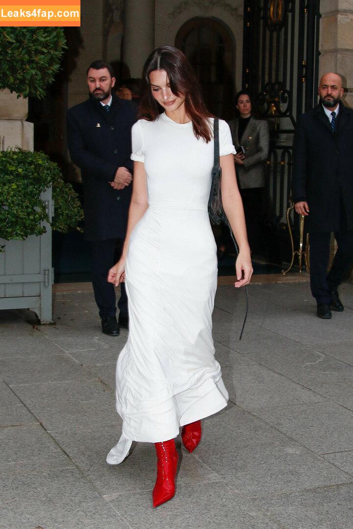 Emily Ratajkowski / Officialemilyratajkowski / emrata / https: leaked photo photo #2574