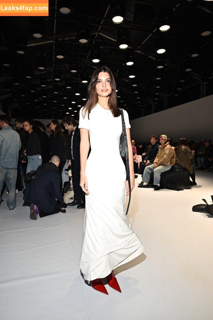 Emily Ratajkowski / Officialemilyratajkowski / emrata / https: leaked photo photo #2583