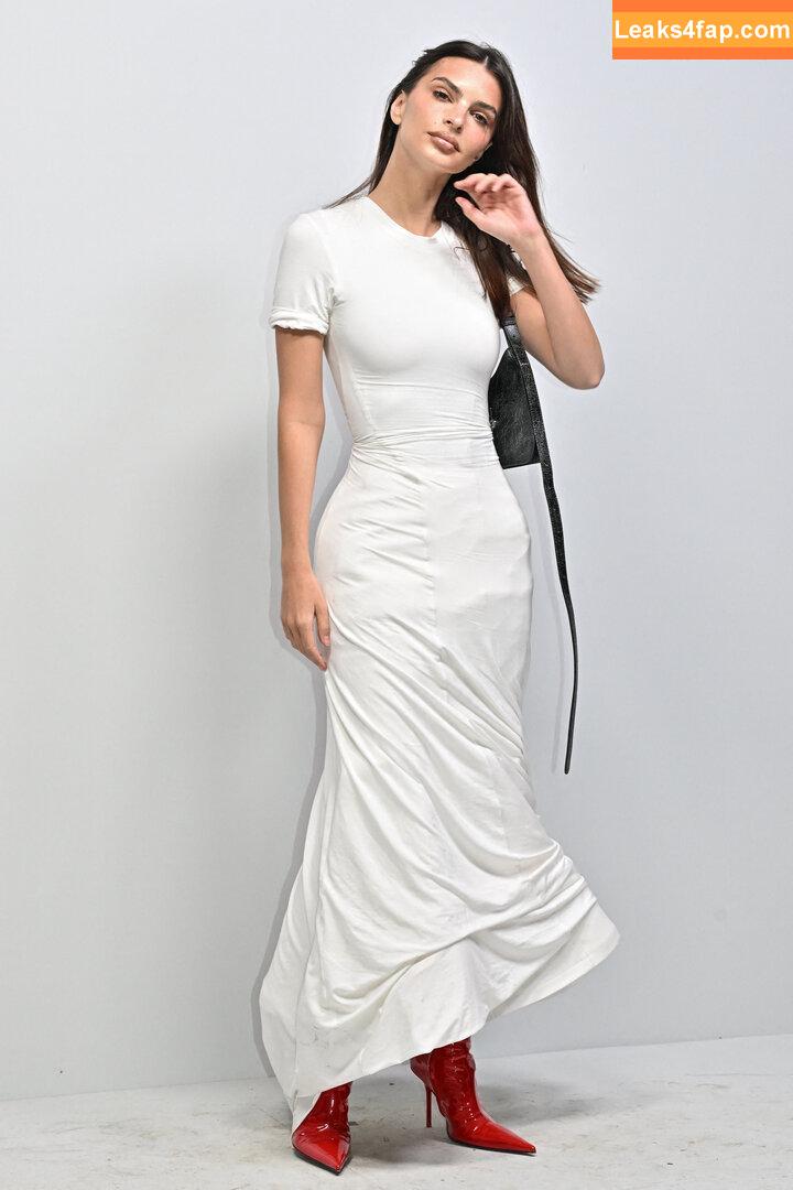 Emily Ratajkowski / Officialemilyratajkowski / emrata / https: leaked photo photo #2592