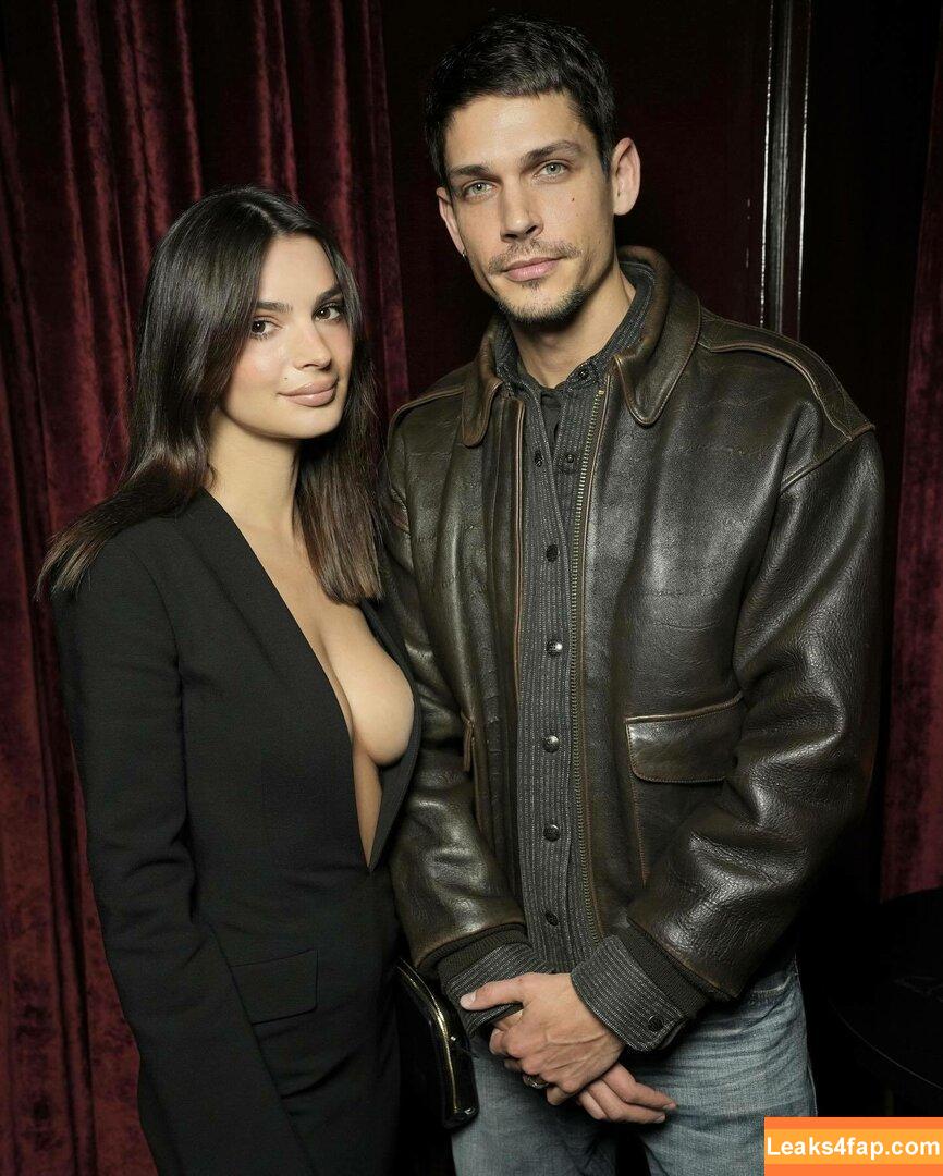 Emily Ratajkowski / Officialemilyratajkowski / emrata / https: leaked photo photo #2598