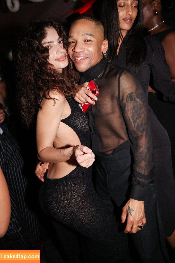 Emily Ratajkowski / Officialemilyratajkowski / emrata / https: leaked photo photo #2604