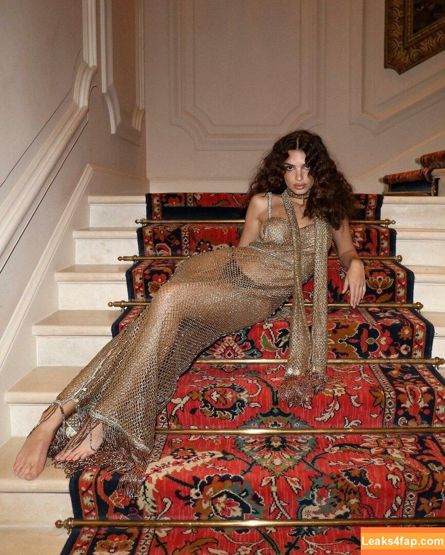 Emily Ratajkowski / Officialemilyratajkowski / emrata / https: leaked photo photo #2608