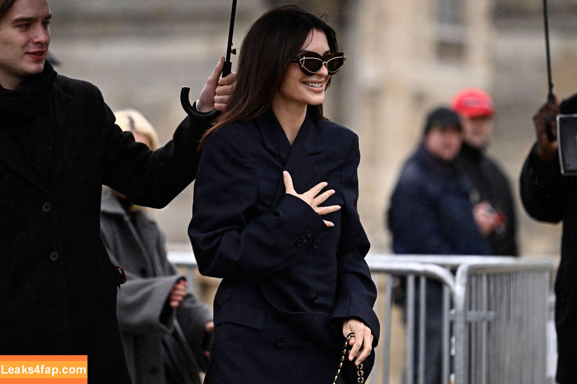 Emily Ratajkowski / Officialemilyratajkowski / emrata / https: leaked photo photo #2618