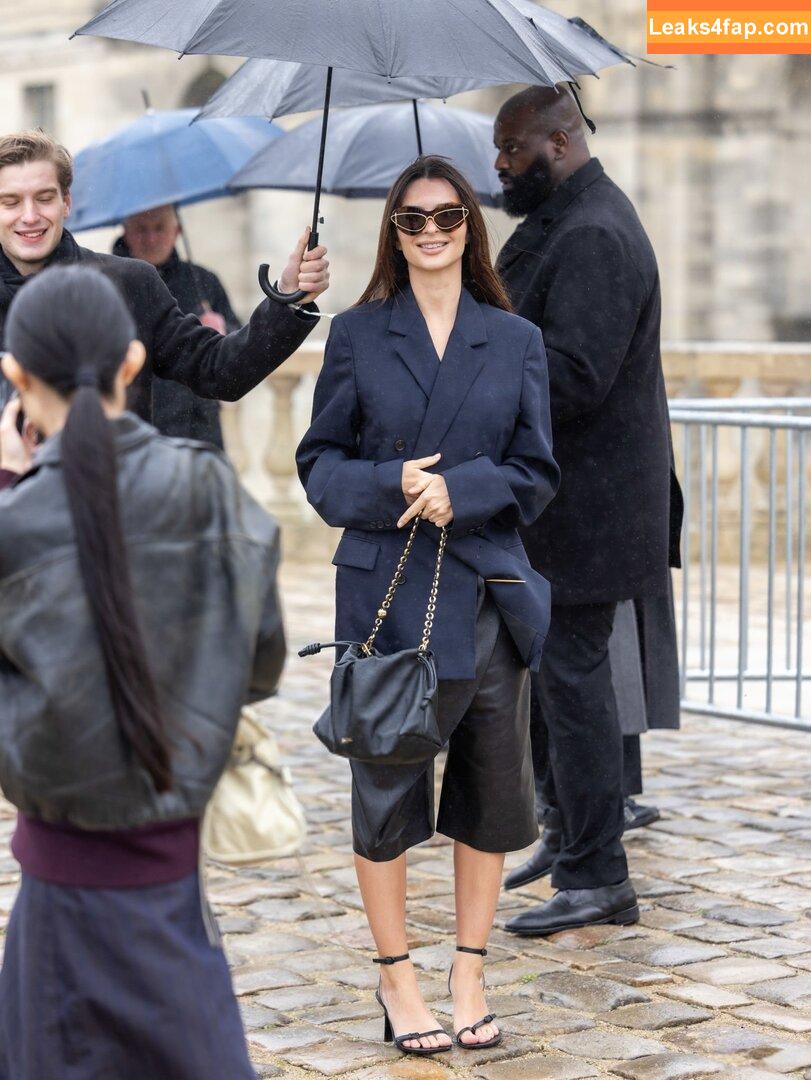 Emily Ratajkowski / Officialemilyratajkowski / emrata / https: leaked photo photo #2626