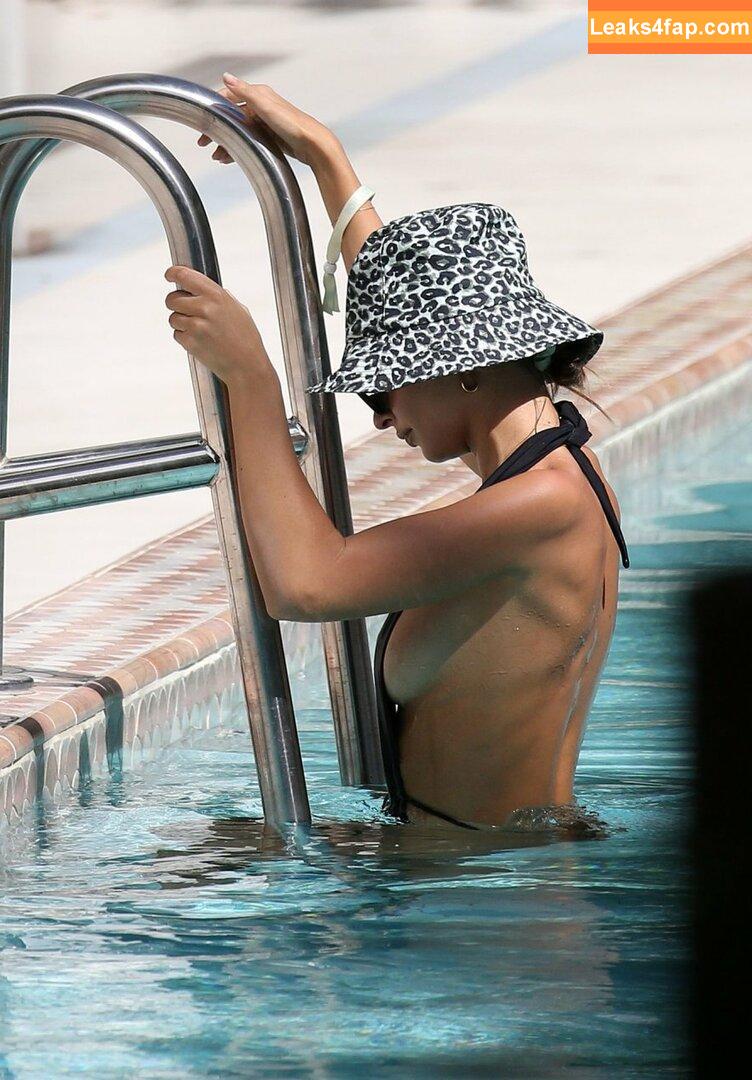 Emily Ratajkowski / Officialemilyratajkowski / emrata / https: leaked photo photo #2742