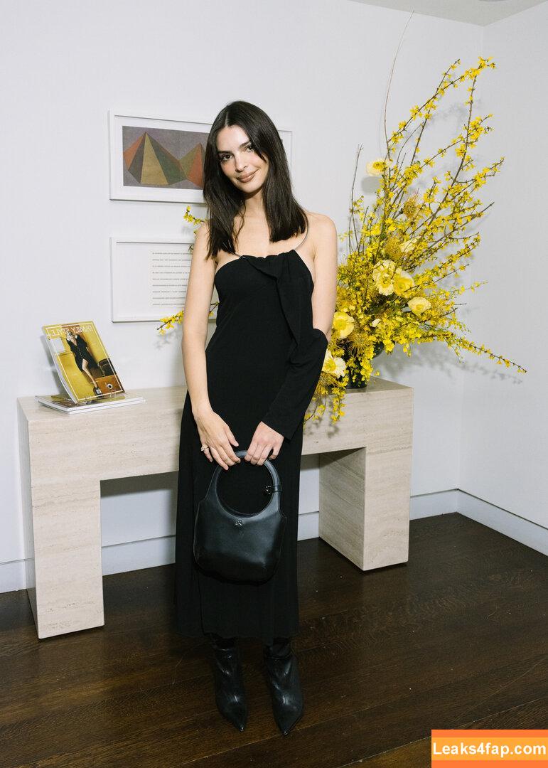 Emily Ratajkowski / Officialemilyratajkowski / emrata / https: слитое фото фото #2902