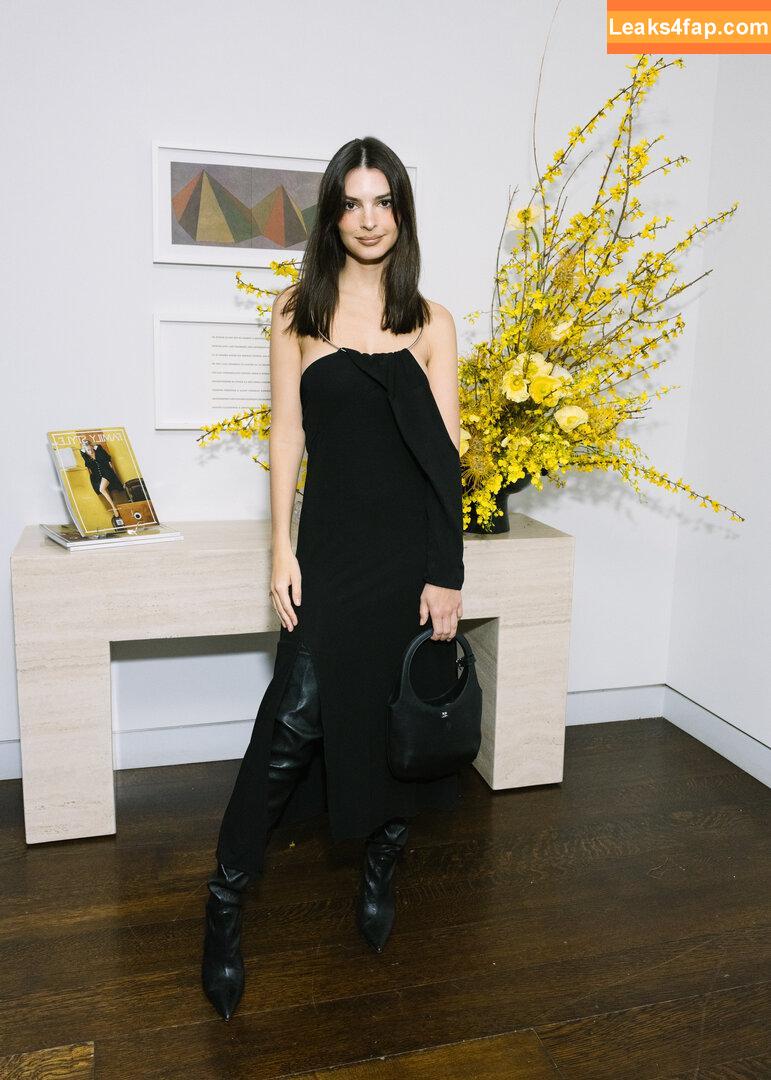 Emily Ratajkowski / Officialemilyratajkowski / emrata / https: leaked photo photo #2904