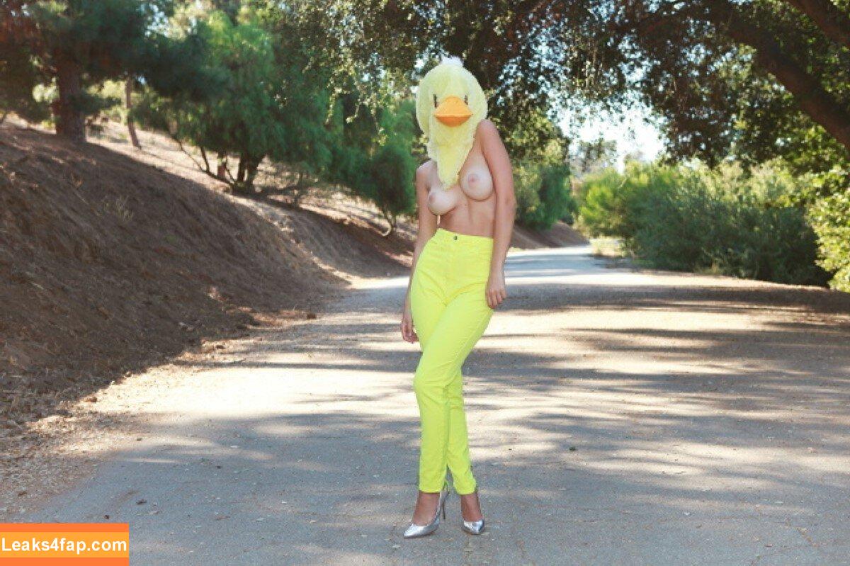 Emily Ratajkowski / Officialemilyratajkowski / emrata / https: leaked photo photo #2922