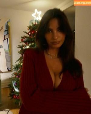 Emily Ratajkowski photo #2076