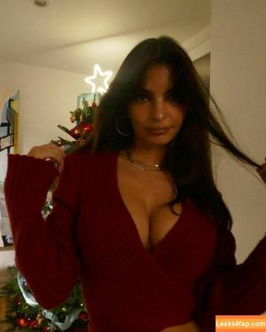 Emily Ratajkowski photo #2079