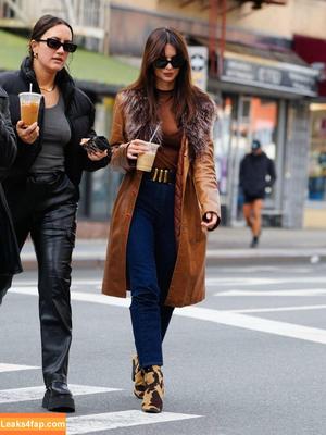 Emily Ratajkowski photo #2088