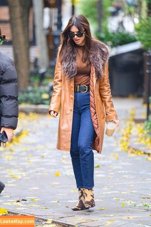 Emily Ratajkowski photo #2096