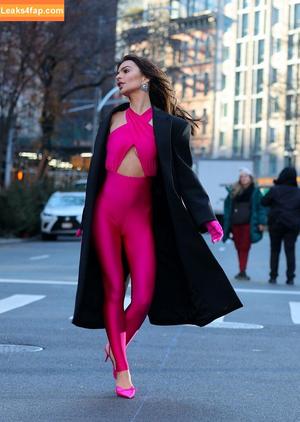 Emily Ratajkowski photo #2147