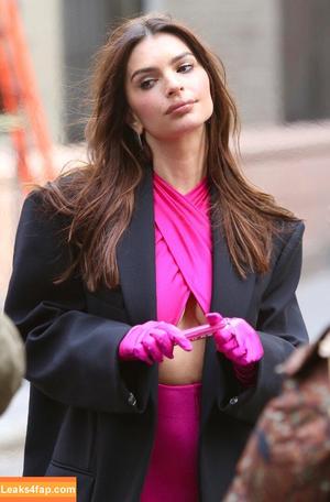 Emily Ratajkowski photo #2157