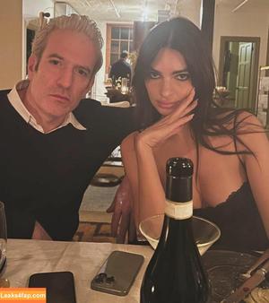 Emily Ratajkowski photo #2181