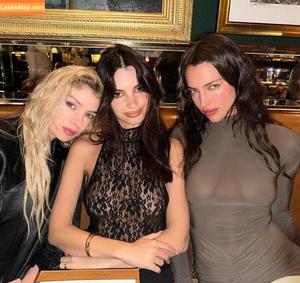 Emily Ratajkowski photo #2199